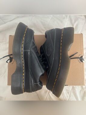 Buzz 5 eye doc martens